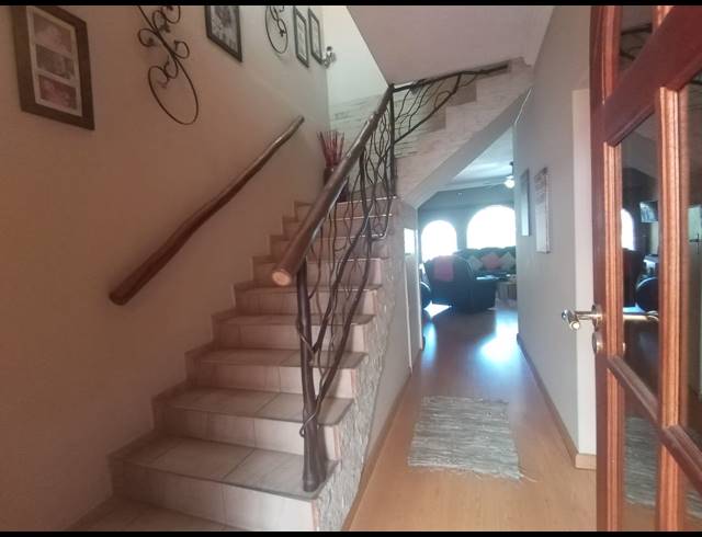 3 BEDROOM TOWNHOUSE FOR SALE IN THREE RIVERS PROPER